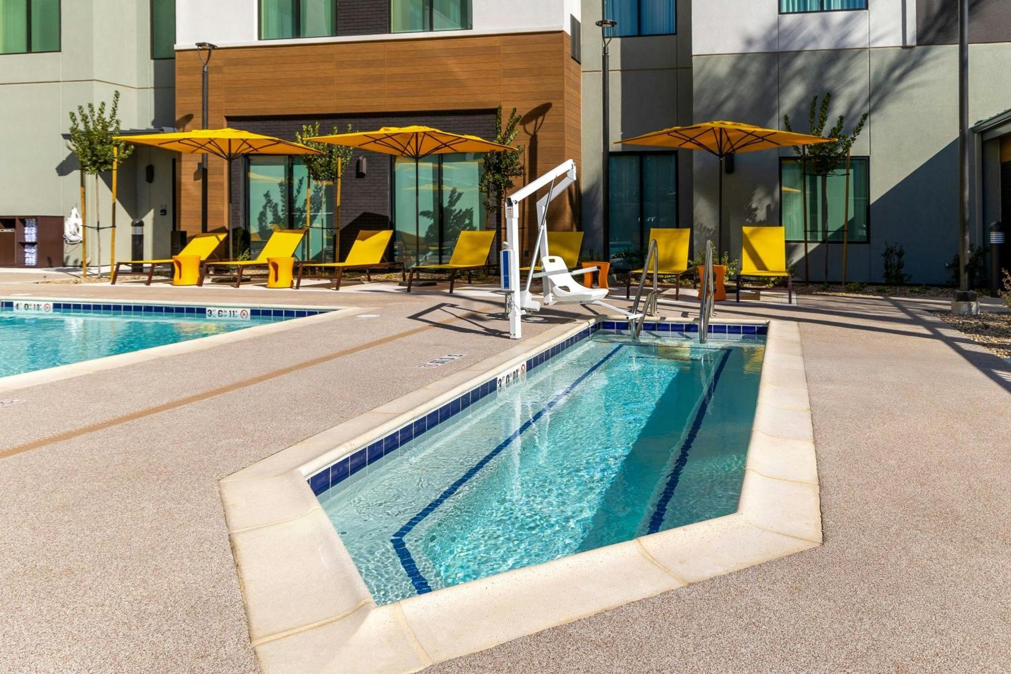 Residence Inn By Marriott Anaheim เบรอา ภายนอก รูปภาพ